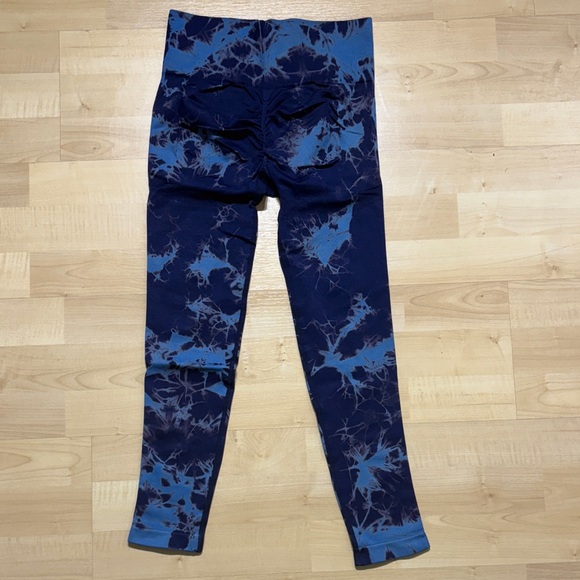 Women's Navy Tie-Dye Leggings - Picture 4 of 5